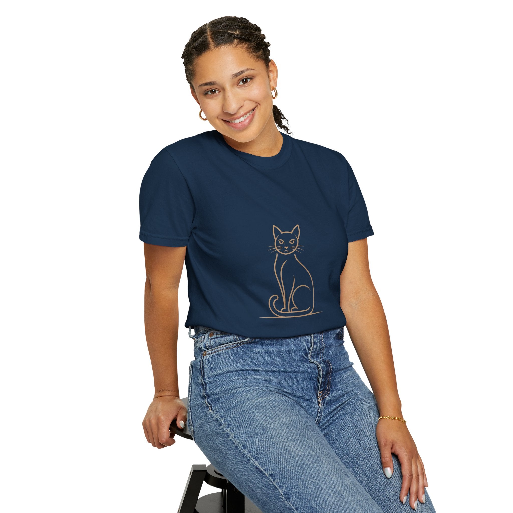 Luxury Minimalist Cat Line Art T-Shirt – Premium Black & Gold Cat Lover Tee