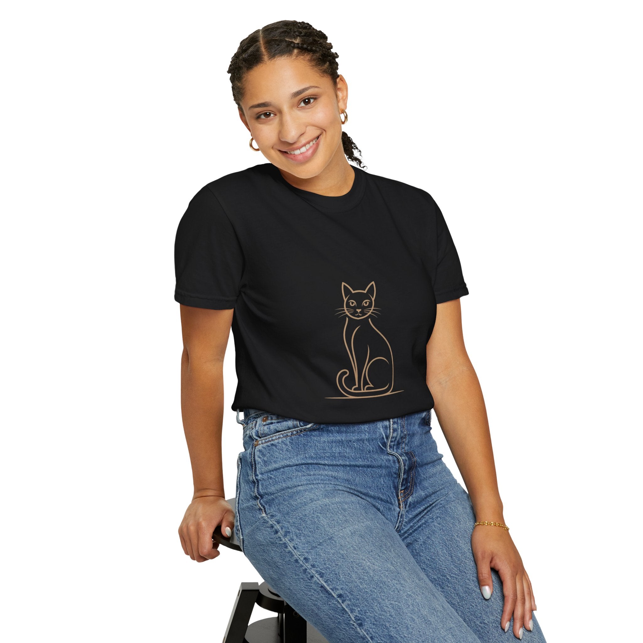 Luxury Minimalist Cat Line Art T-Shirt – Premium Black & Gold Cat Lover Tee